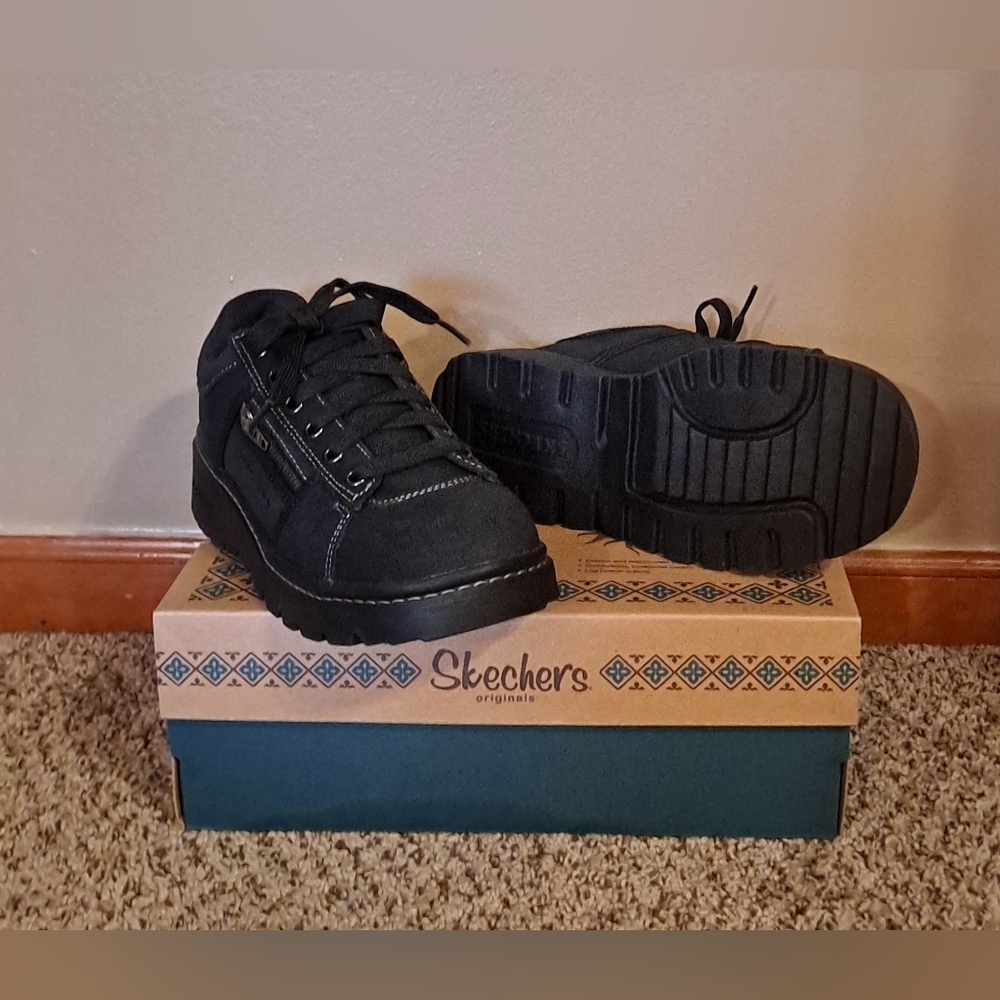 Vintage Skechers Tredds Women's Black Leather Upper Size 6 New - Picture 2 of 9